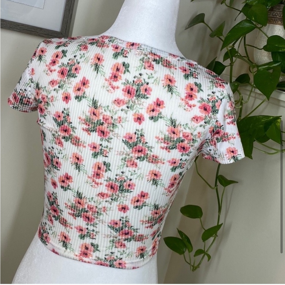 Floral Ribbed Knit Crop Top - Picture 4 of 7